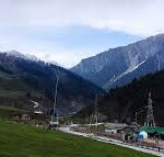 Sonmarg Records Steady Rise in Domestic and Foreign Visitors After Tourism Slump