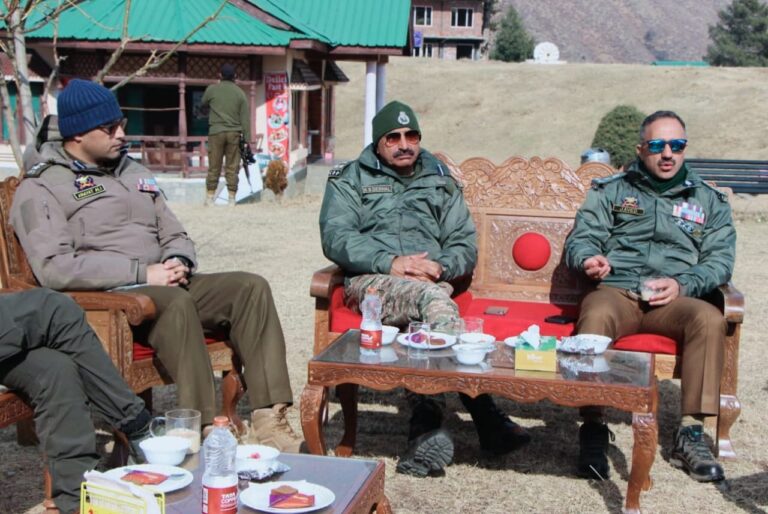 DIG South Kashmir Reviews Tourist Security in Kulgam, Emphasises Robust Safety Grid Ahead of R-Day