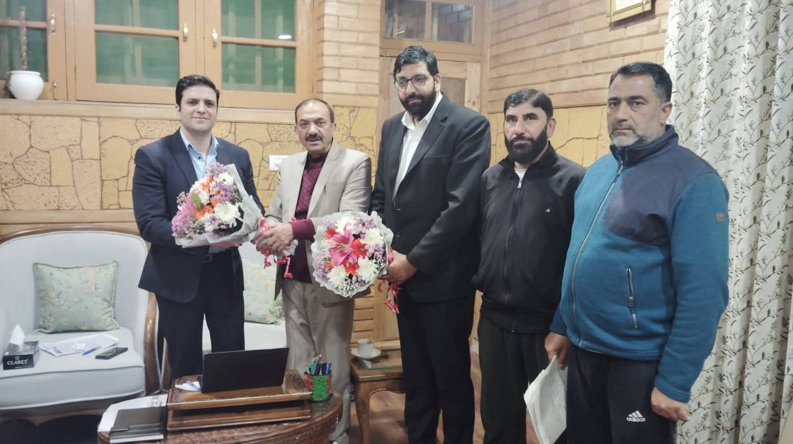A Delegation of JK Apni Party met the Deputy Commissioner Budgam